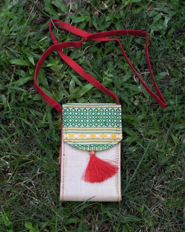 Traditional Hand Bag - Pure Toss - Mobile & Card Holding Design. – Traditional NorthEast