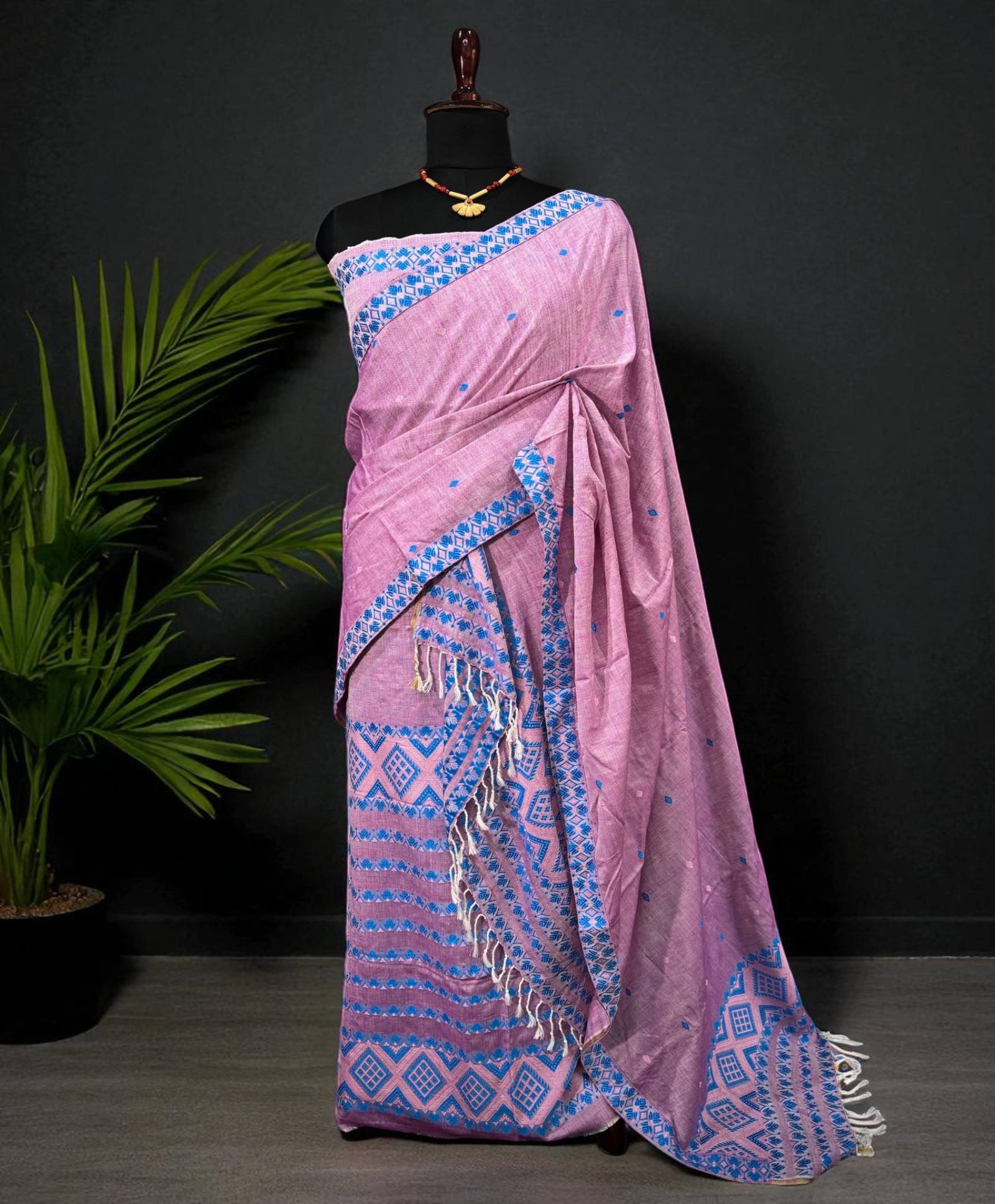 Sador Mekhela AA3 Sador Mekhela - Modal By Eri - Image 1