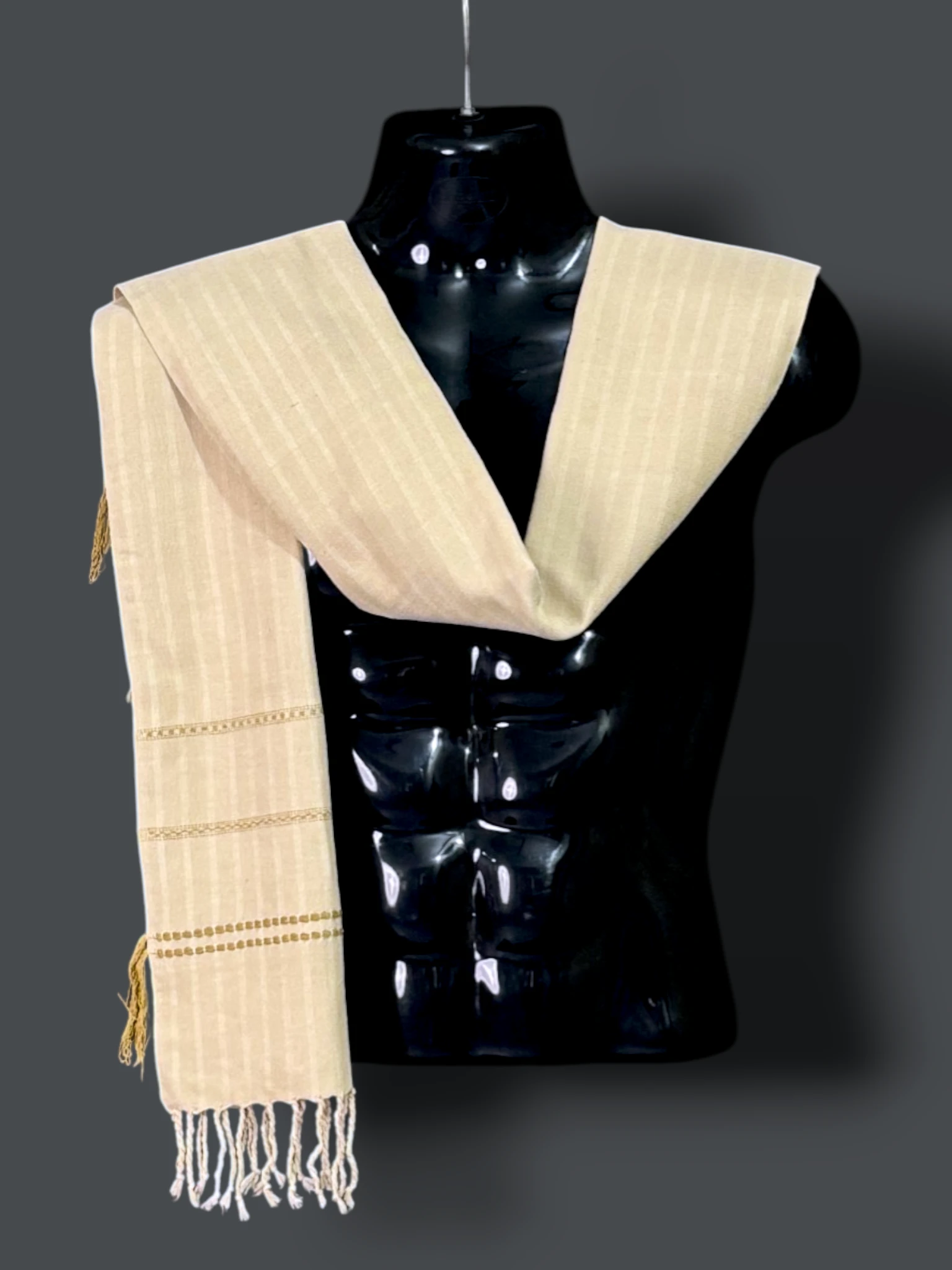 Muffler_EriSilk_TNE81044_1 Eri Silk Muffler - Simple Design - Image 1