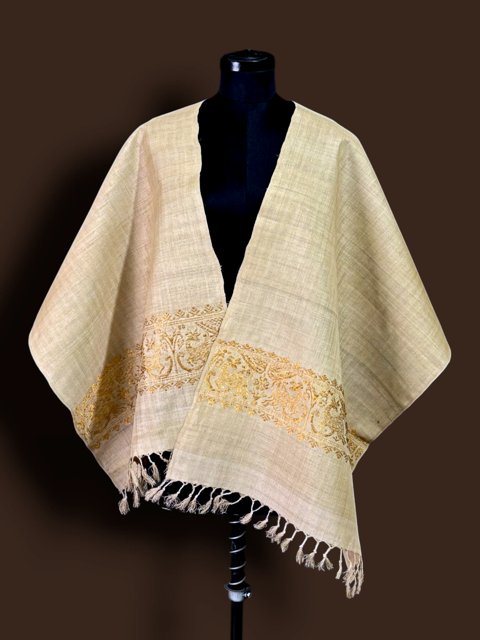 Stole_MugaSilk_MS7003_3 Stole - Muga Silk - Deer Motifs - Image 1